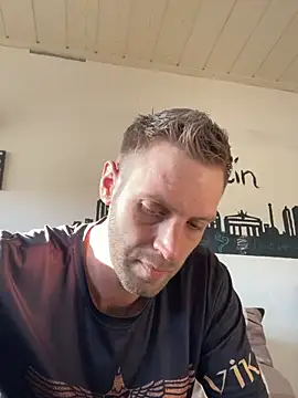 privat-official online show from March 4, 2025, 3:04 pm