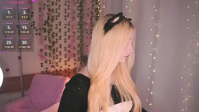 Naughty  Couplles online show from February 15, 2026, 4:17 pm