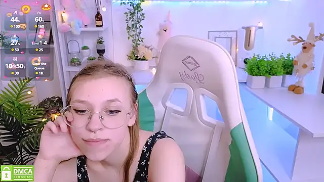 Snapshot of LayriantaVee chatting on March 19, 2025, 1:18 pm LayriantaVee online show from March 19, 2025, 1:18 pm