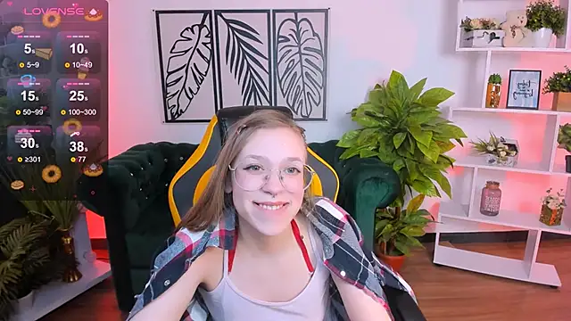 Snapshot of LayriantaVee chatting on February 23, 2025, 1:21 pm LayriantaVee online show from February 23, 2025, 1:21 pm