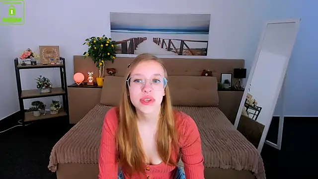 Snapshot of LayriantaVee chatting on March 1, 2025, 6:57 am LayriantaVee online show from March 1, 2025, 6:57 am