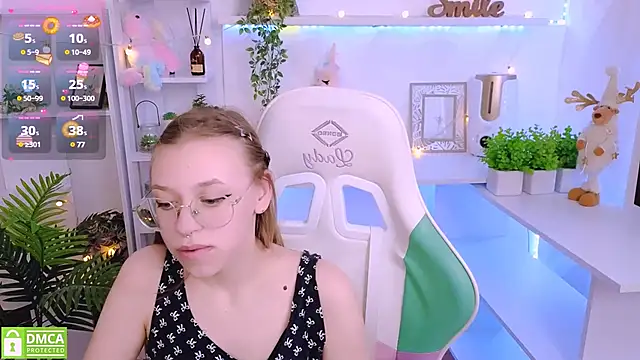 Snapshot of LayriantaVee chatting on March 19, 2025, 10:11 am LayriantaVee online show from March 19, 2025, 10:11 am