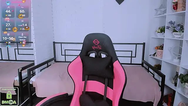 Snapshot of LayriantaVee chatting on March 21, 2025, 10:28 am LayriantaVee online show from March 21, 2025, 10:28 am