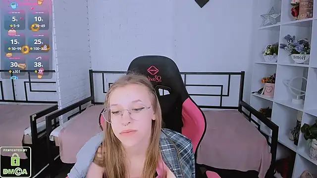 Snapshot of LayriantaVee chatting on March 21, 2025, 1:34 pm LayriantaVee online show from March 21, 2025, 1:34 pm