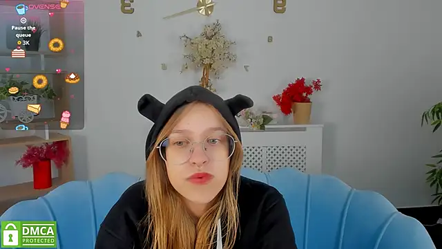 Snapshot of LayriantaVee chatting on October 10, 2025, 6:14 am LayriantaVee online show from October 10, 2025, 6:14 am