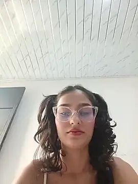 Ary-18 online show from September 29, 2025, 1:39 pm