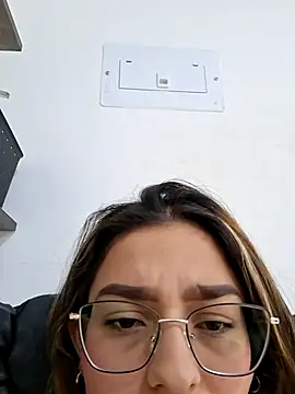 Snapshot of Ary-18 chatting on February 7, 2026, 2:03 pm Ary-18 online show from February 7, 2026, 2:03 pm