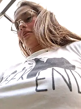 Snapshot of Ary-18 chatting on February 23, 2026, 1:44 pm Ary-18 online show from February 23, 2026, 1:44 pm