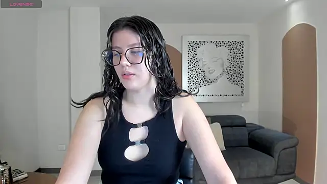 Snapshot of AmberFarrell chatting on June 4, 2026, 8:57 pm AmberFarrell online show from June 4, 2026, 8:57 pm