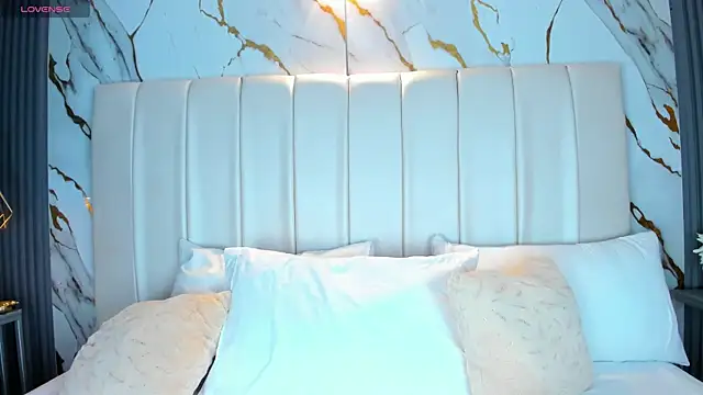 HannaPaola online show from November 26, 2025, 11:16 pm