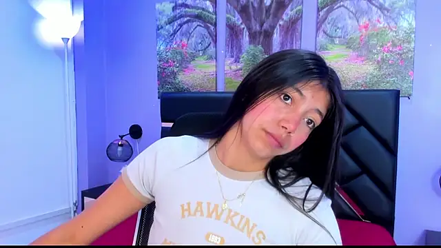 KimberlyVillaLobos online show from September 18, 2025, 11:35 am