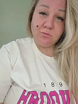 Anna Curvy online show from November 14, 2025, 7:34 am