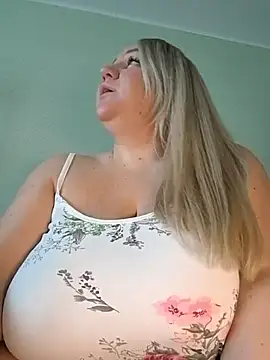 Anna Curvy online show from October 24, 2025, 2:32 am