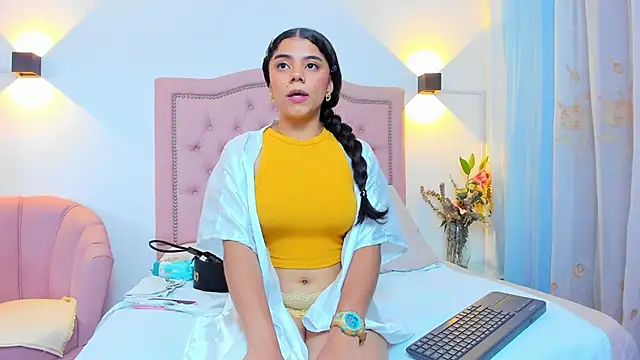 JulieeHabubu online show from September 24, 2025, 4:41 am