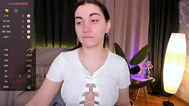 hannacheekss  online show from March 5, 2025, 4:13 am