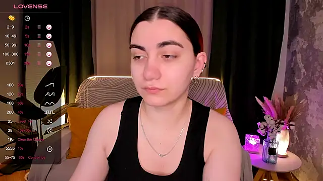 hannacheekss  online show from November 20, 2025, 2:01 am