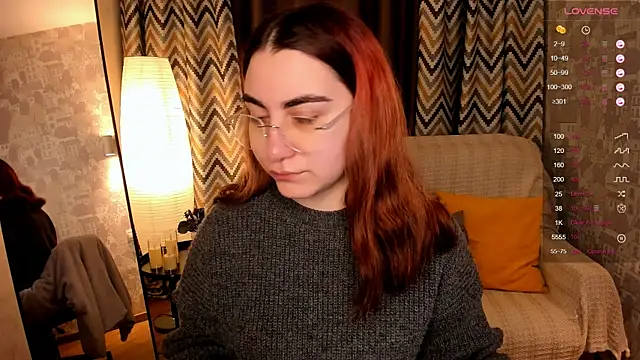 hannacheekss  online show from November 6, 2025, 2:04 am