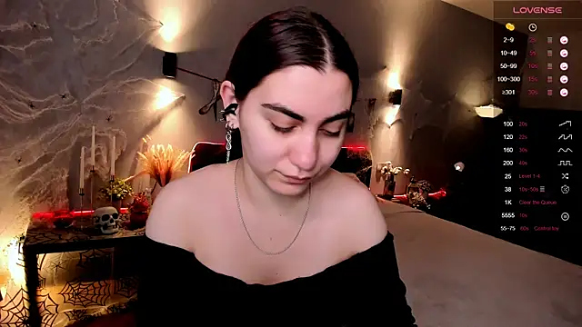 hannacheekss  online show from October 21, 2025, 2:00 am