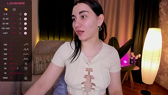 hannacheekss  online show from March 10, 2025, 11:23 am