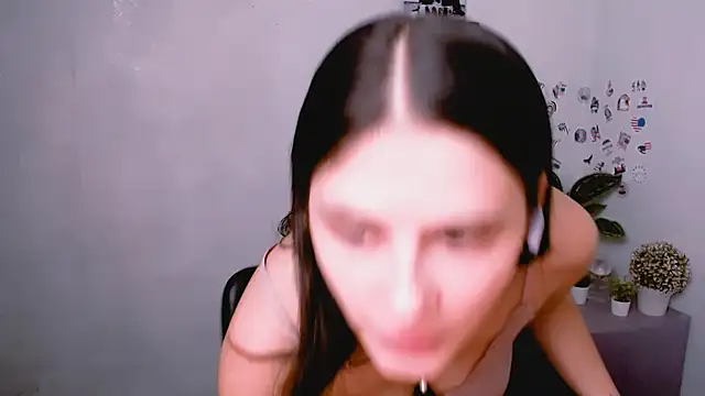 AliceSexyyy  online show from September 17, 2025, 6:21 pm