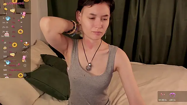 Emily Strikeee online show from November 13, 2025, 10:08 am