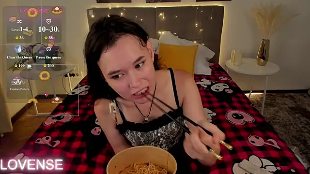 Emily Strikeee online show from June 25, 2026, 5:12 am