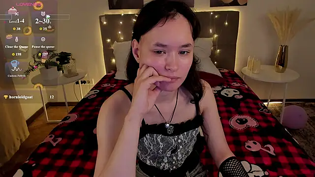 Emily Strikeee online show from June 11, 2026, 2:53 am