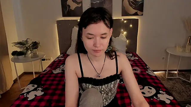 Emily Strikeee online show from April 29, 2026, 1:54 am