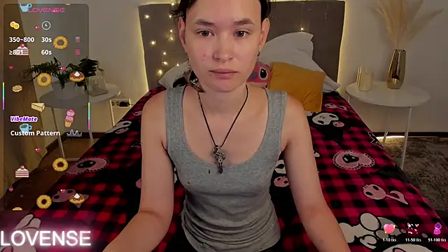 Emily Strikeee online show from August 5, 2026, 1:32 am