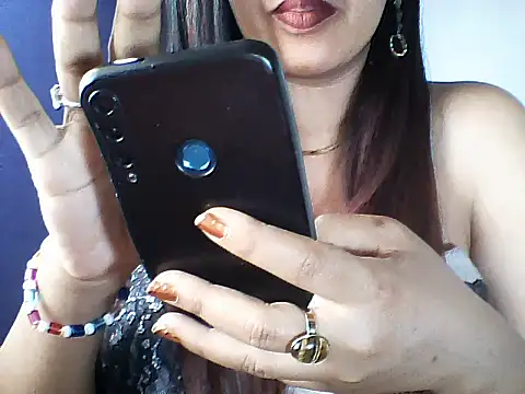 Snapshot of layanah12 chatting on March 7, 2026, 12:54 pm layanah12 online show from March 7, 2026, 12:54 pm