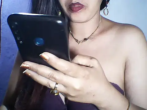 Snapshot of layanah12 chatting on March 8, 2026, 4:21 pm layanah12 online show from March 8, 2026, 4:21 pm