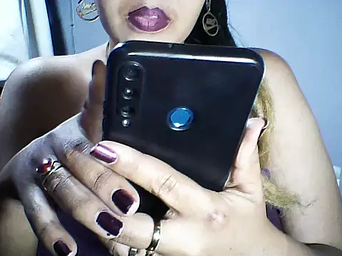 layanah12 online show from October 27, 2025, 6:53 pm