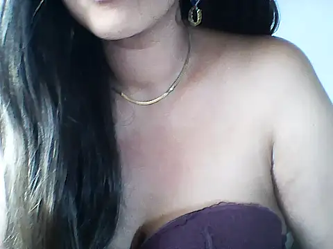 Snapshot of layanah12 chatting on March 4, 2026, 12:35 pm layanah12 online show from March 4, 2026, 12:35 pm