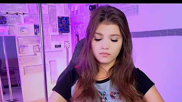 Snapshot of EvaThopson chatting on September 19, 2025, 6:17 am EvaThopson online show from September 19, 2025, 6:17 am