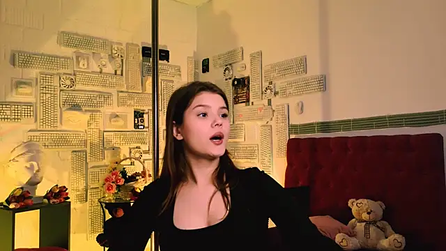 Snapshot of EvaThopson chatting on March 21, 2025, 3:24 pm EvaThopson online show from March 21, 2025, 3:24 pm