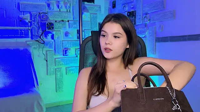 Snapshot of EvaThopson chatting on December 5, 2025, 12:37 pm EvaThopson online show from December 5, 2025, 12:37 pm