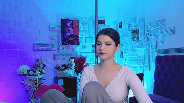 Snapshot of EvaThopson chatting on February 19, 2025, 3:27 pm EvaThopson online show from February 19, 2025, 3:27 pm