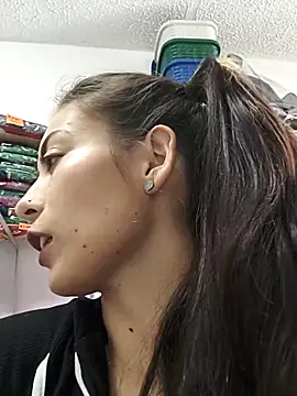 Tefannyy  online show from September 26, 2025, 3:52 pm