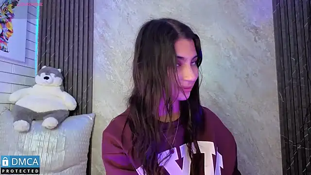 SolBeaumont1 online show from October 21, 2025, 7:35 pm