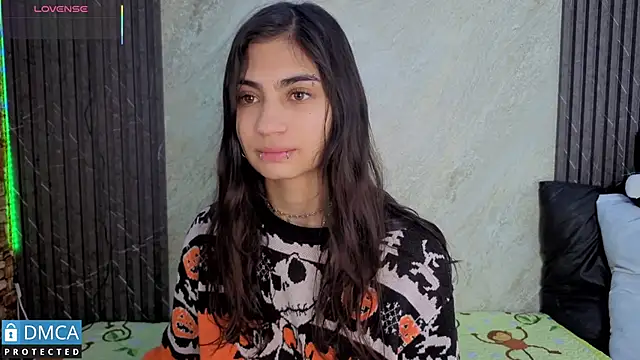 SolBeaumont1 online show from September 10, 2025, 7:35 pm