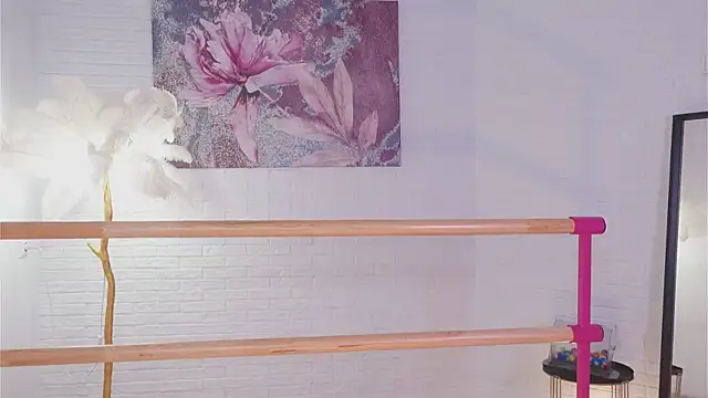 lylylovesyou online show from March 15, 2025, 8:58 am