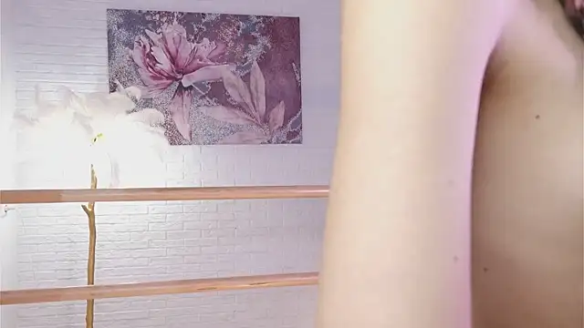 lylylovesyou online show from March 21, 2025, 6:49 am