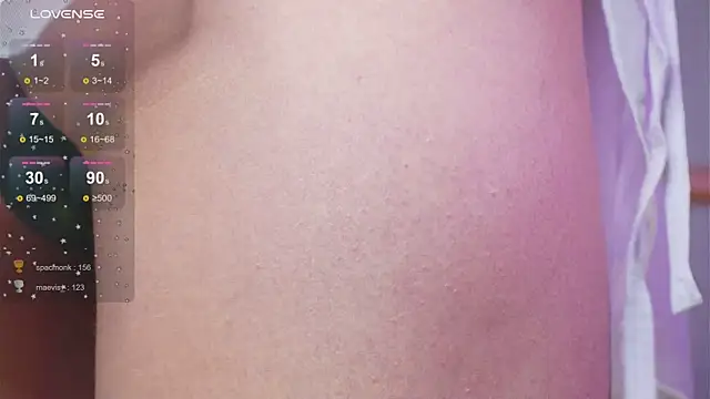 lylylovesyou online show from October 1, 2025, 5:56 am