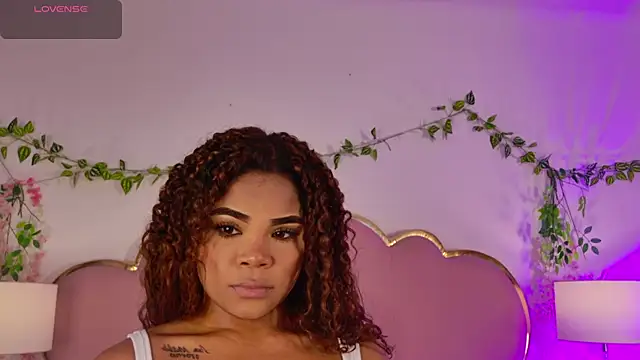 Snapshot of NahiaraReina chatting on July 20, 2026, 1:46 pm NahiaraReina online show from July 20, 2026, 1:46 pm