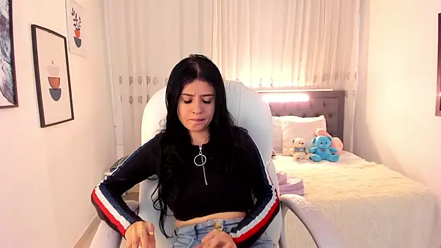 Snapshot of yenny_garcia chatting on February 7, 2026, 1:19 pm yenny garcia online show from February 7, 2026, 1:19 pm