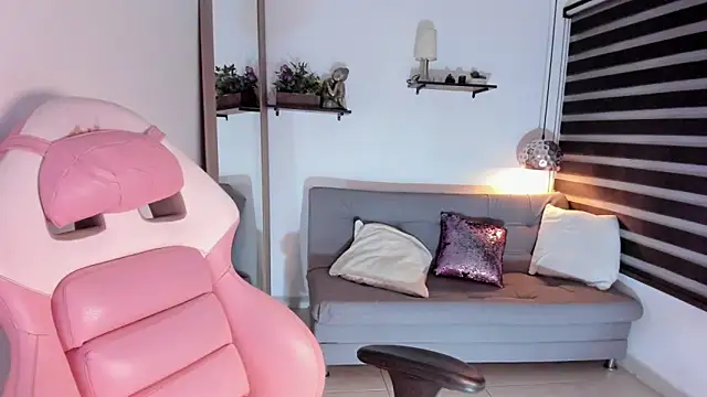 Snapshot of yenny_garcia chatting on March 20, 2026, 6:31 pm yenny garcia online show from March 20, 2026, 6:31 pm