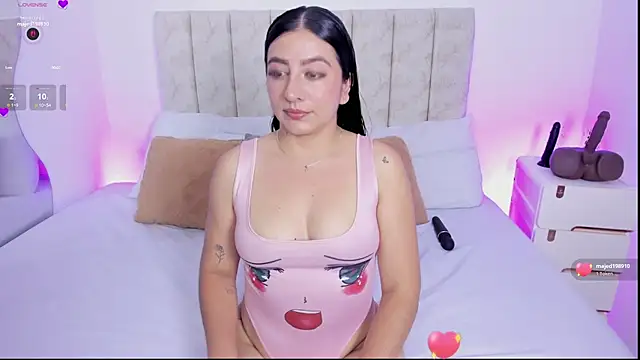 LauraSmith-01 online show from August 3, 2026, 8:58 pm