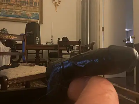 Snapshot of francaFerrariRoma chatting on February 22, 2025, 10:29 am francaFerrariRoma online show from February 22, 2025, 10:29 am