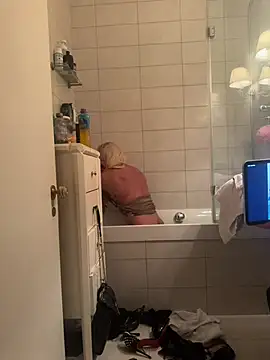 Snapshot of francaFerrariRoma chatting on February 4, 2026, 4:18 am francaFerrariRoma online show from February 4, 2026, 4:18 am