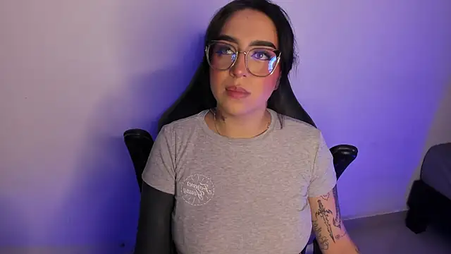 AnnikaMerliahh  online show from October 16, 2025, 3:37 am